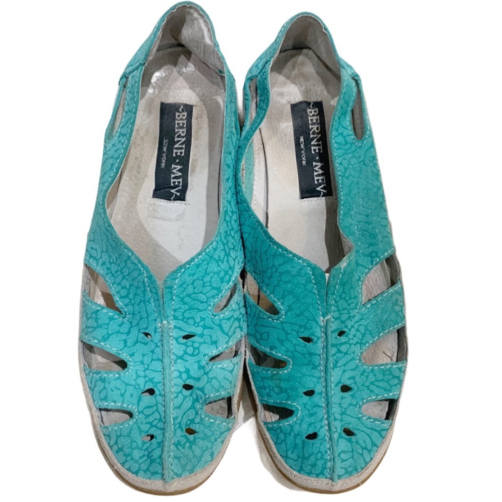 Bernie Mev Aqua Cheetah Suede Open Cut Loafers Sz 8